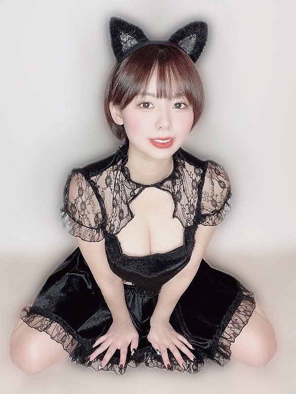 居間居ゆいの画像