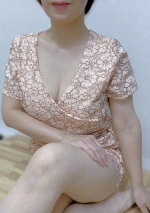 綾奈(あやな)の画像