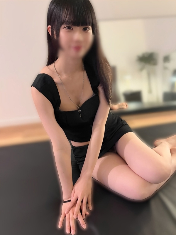 エミリア りりの画像