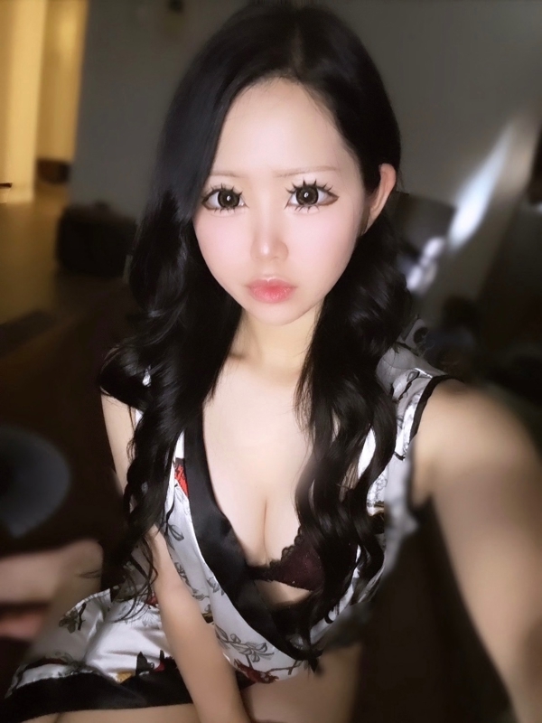 黒咲(くろさき) ららの画像