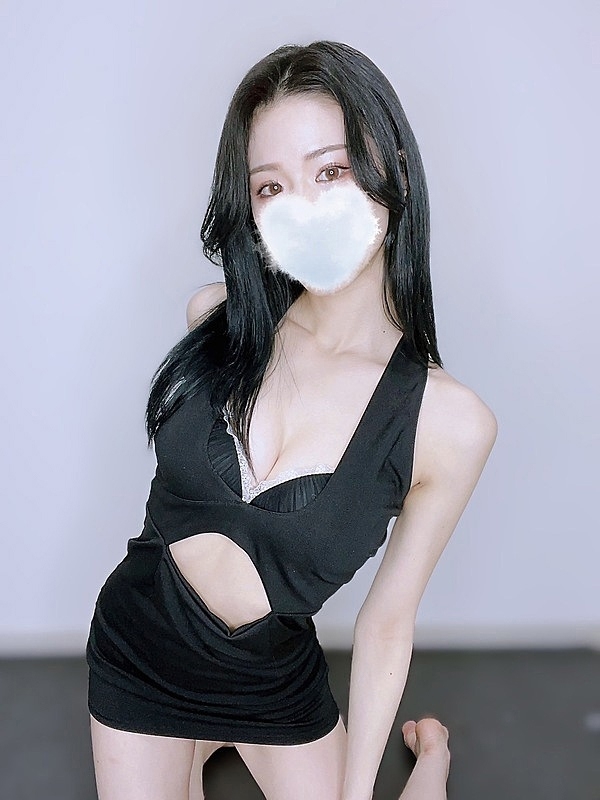 王妃りえかの画像