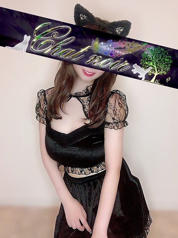 ラリサえみの画像