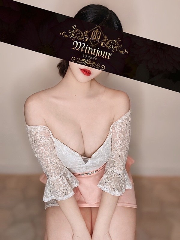 雫乃まいなの画像