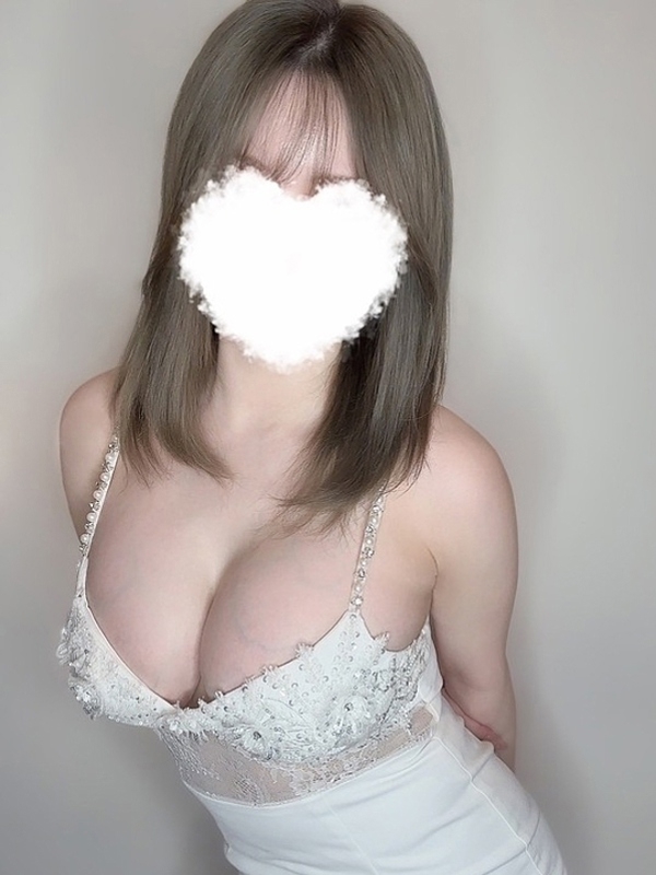 姫城ひなみの画像