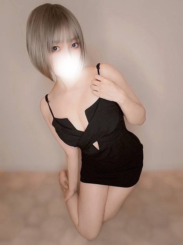 由比まひろの画像