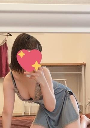 新美奈々の画像