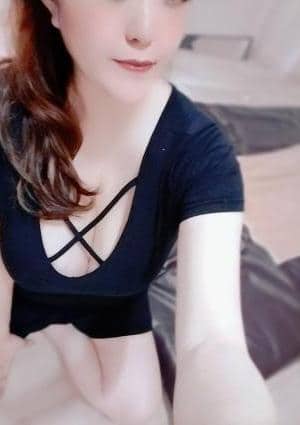 浅野まな(Jカップ)の画像