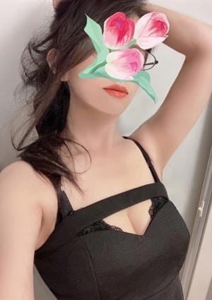 三堂ともえの画像